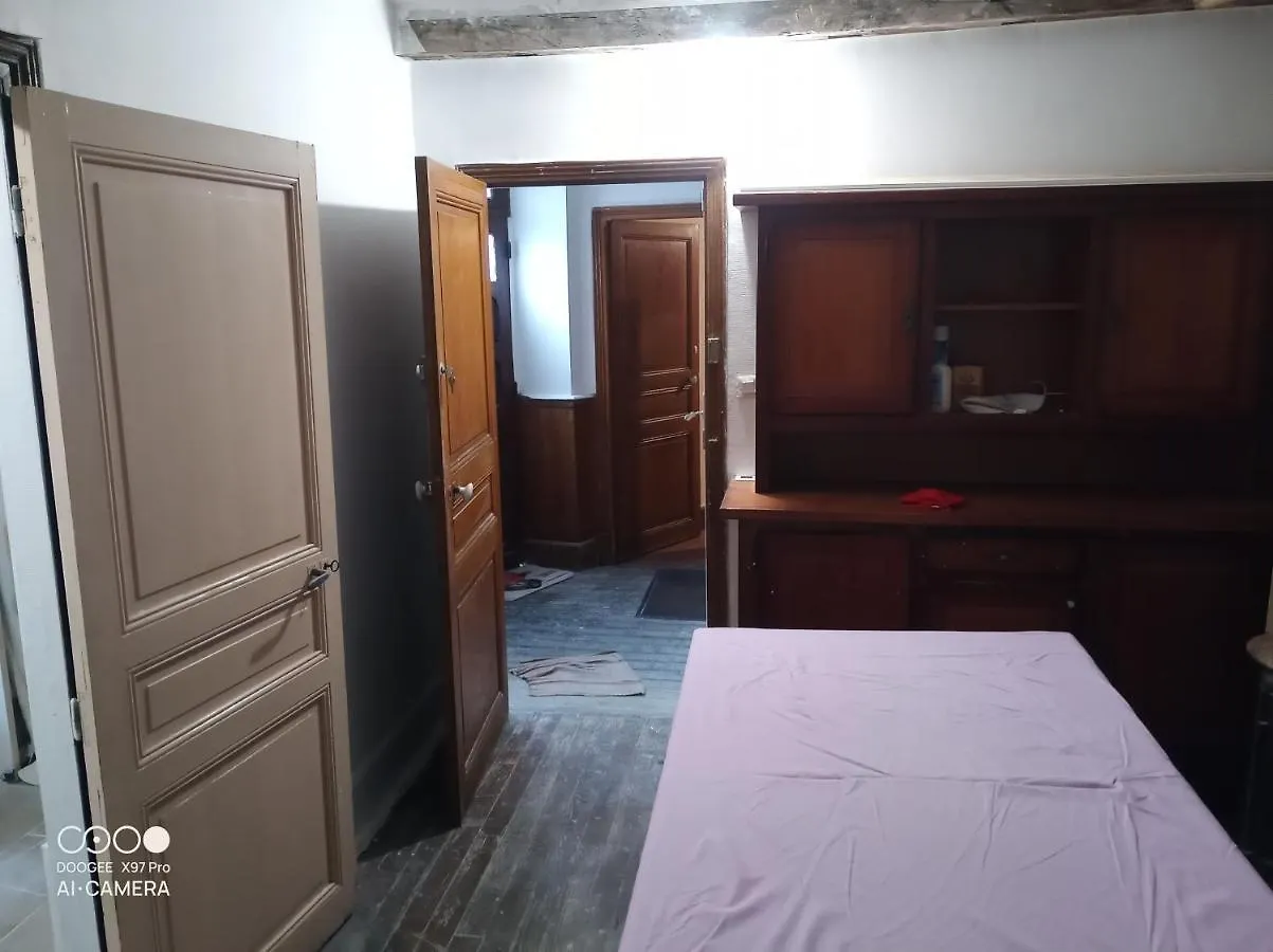 ホームステイ Chambre A Petit Budget Pour Personne Simple Saint-Laurent-de-Neste フランス